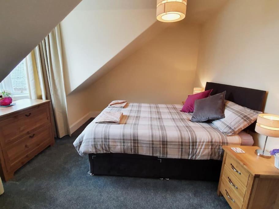 Highland Historical Home In Inverness City Centre Extérieur photo