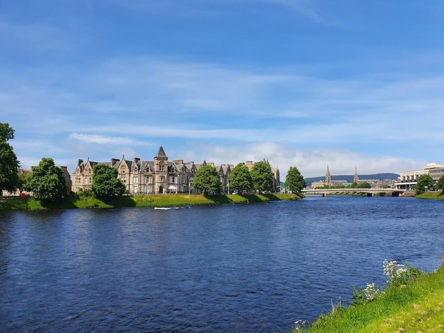 Highland Historical Home In Inverness City Centre Extérieur photo